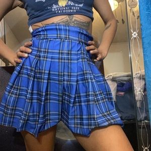 Pattern blue skirt